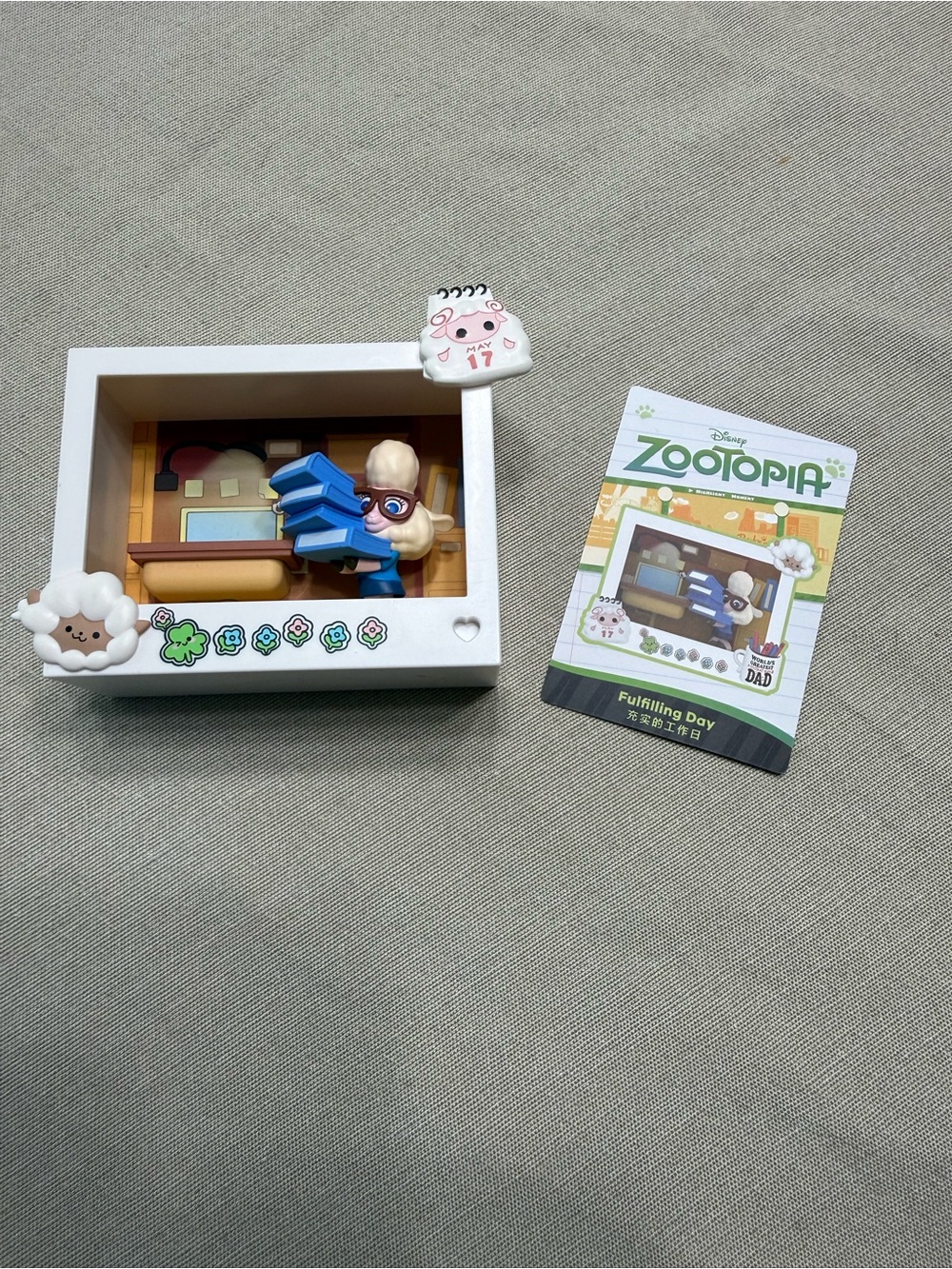 POP MART Zootopia 'Fulfilling Day' Desk Diorama Toy - White & Blue